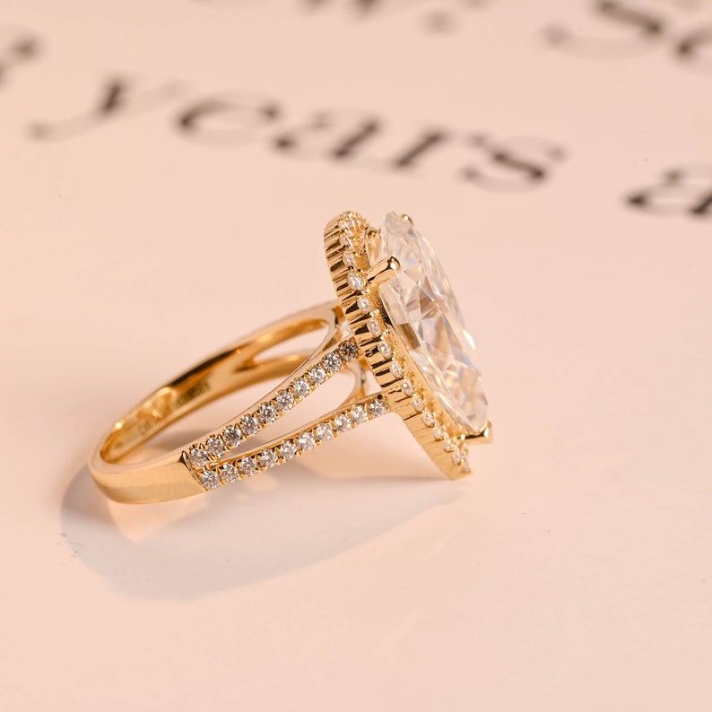 Stunning 2.0 - 4.0 CT Pear Moissanite Engagement Ring with Pave & Halo Design 9