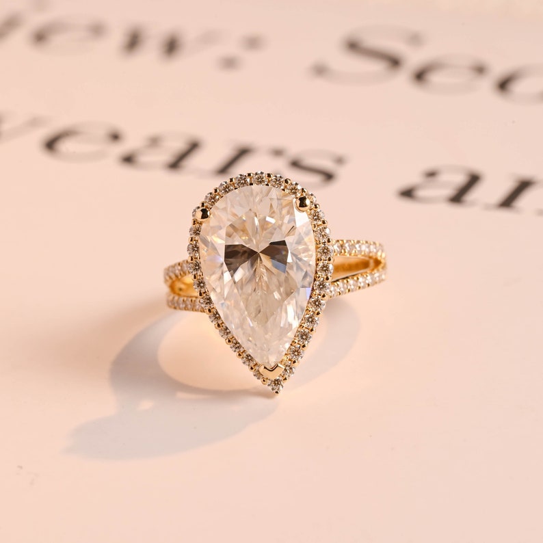 Stunning 2.0 - 4.0 CT Pear Moissanite Engagement Ring with Pave & Halo Design 1