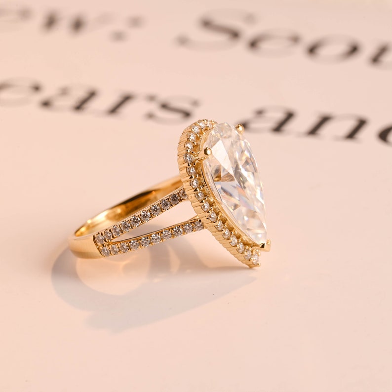 Stunning 2.0 - 4.0 CT Pear Moissanite Engagement Ring with Pave & Halo Design 10